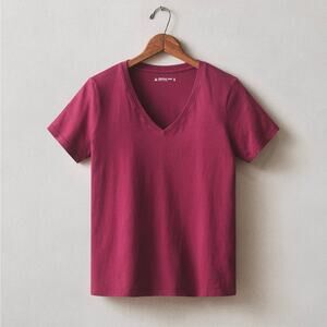 NWOT American Giant Women's Classic 100% Cotton V-Neck Tee Beet Red Size XS